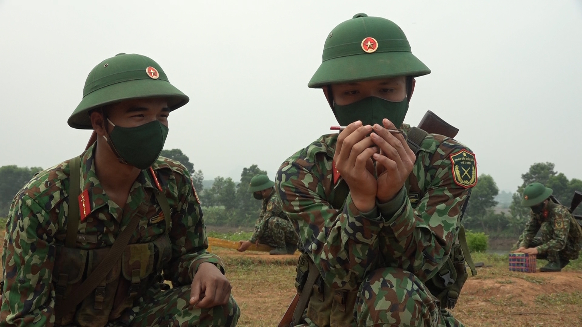 Tăng cường đội ngũ cán bộ cấp phân đội, kịp thời uốn nắn, sửa sai, kiểm tra động tác, kỹ năng bộ đội.